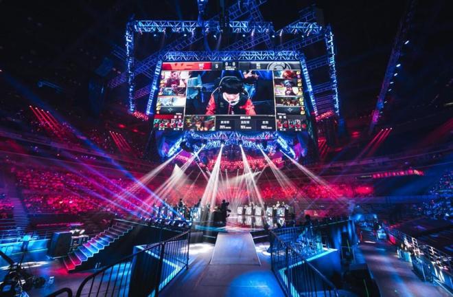 不论身穿球 不论身穿球